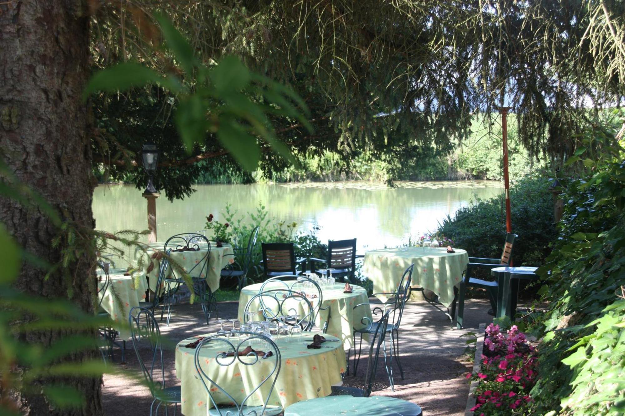 L'Auberge Du Port Des Roches Luche-Pringe Εξωτερικό φωτογραφία