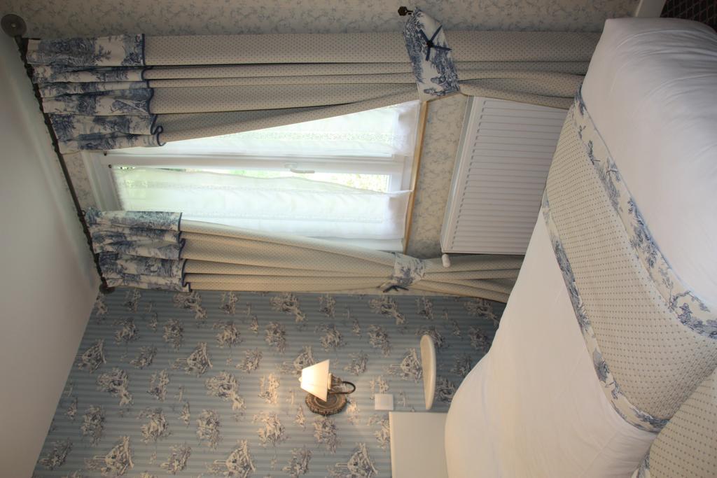 L'Auberge Du Port Des Roches Luche-Pringe Εξωτερικό φωτογραφία