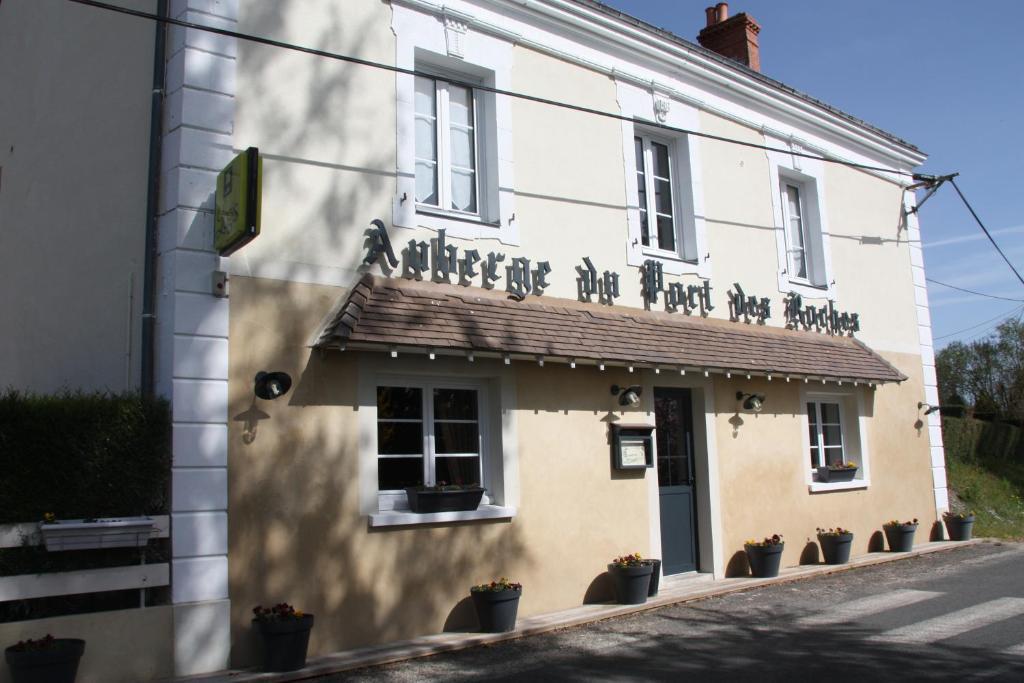 L'Auberge Du Port Des Roches Luche-Pringe Εξωτερικό φωτογραφία