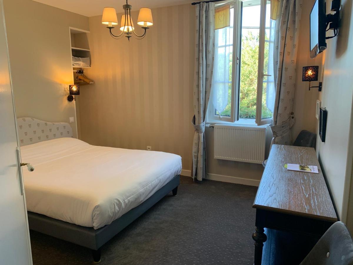 L'Auberge Du Port Des Roches Luche-Pringe Εξωτερικό φωτογραφία